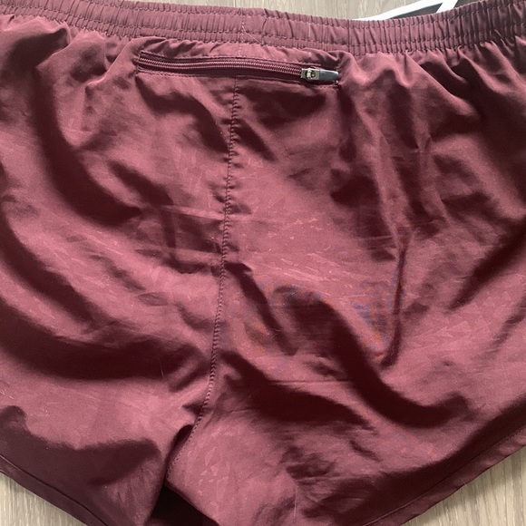 Nike Running Shorts - Picture 3 of 4